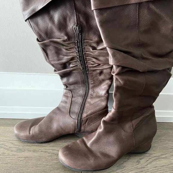 Me Too Brown Leather Boots - Size 8 - Picture 1 of 5